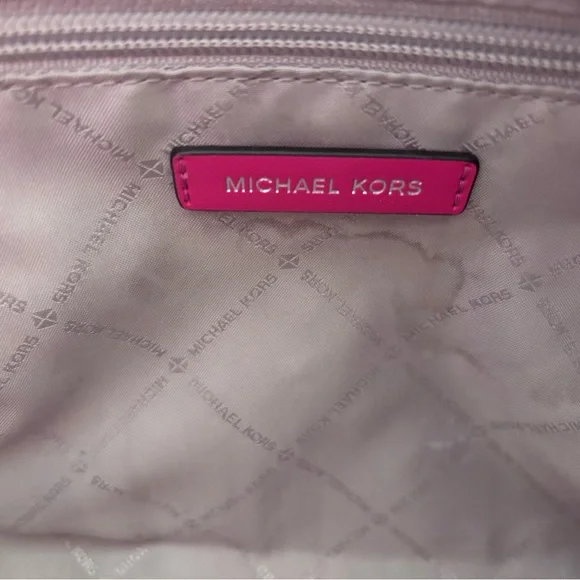 Michael Kors Jet Set Large Signature Logo Shoulder Bag
Pink - Picture 8 of 16